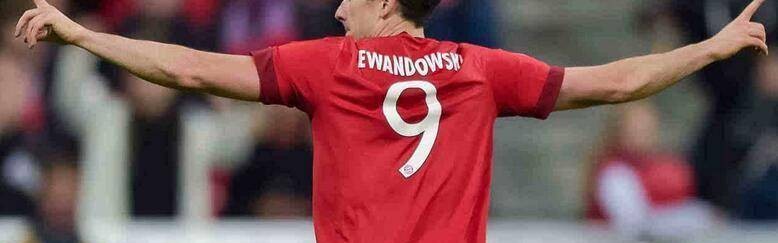  莱万多夫斯基蝉联德甲金靴三度获奖  