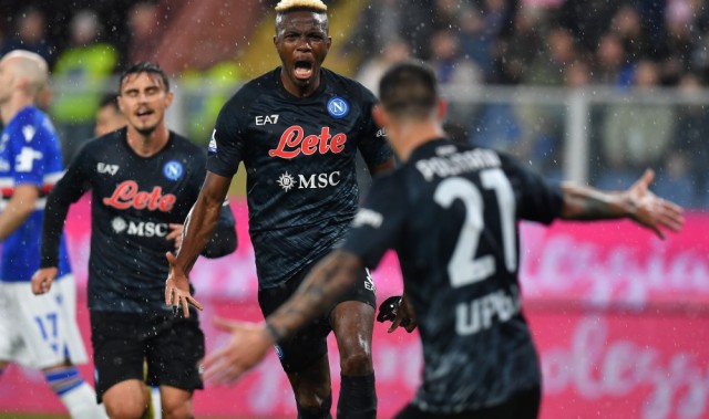  奥斯梅恩戴帽，那不勒斯狂胜弱旅  