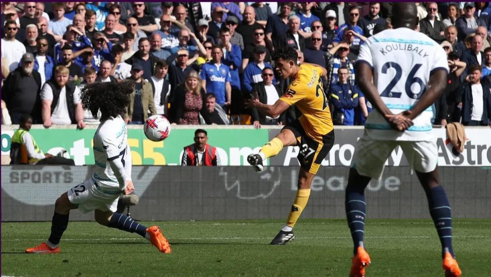  狼队反击快如闪电，内托奔袭七十米单刀挑射锁定胜局